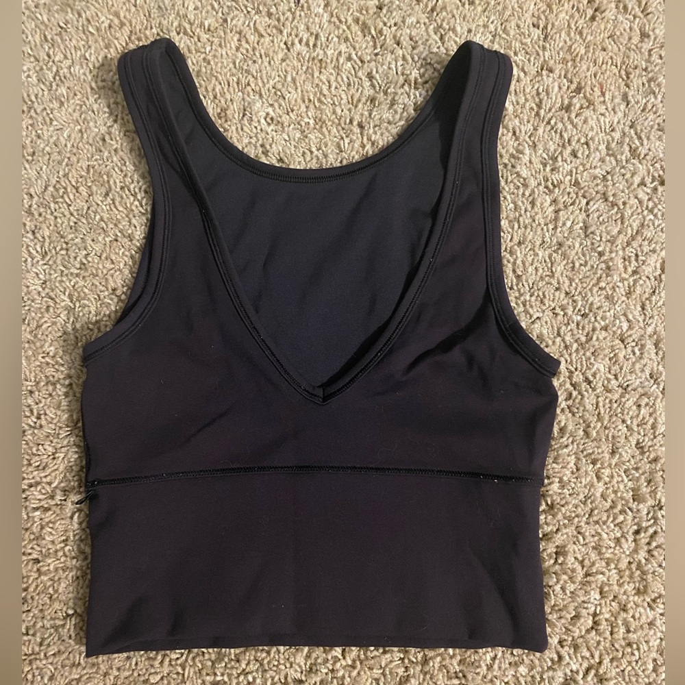 Lululemon power pivot tank size 2